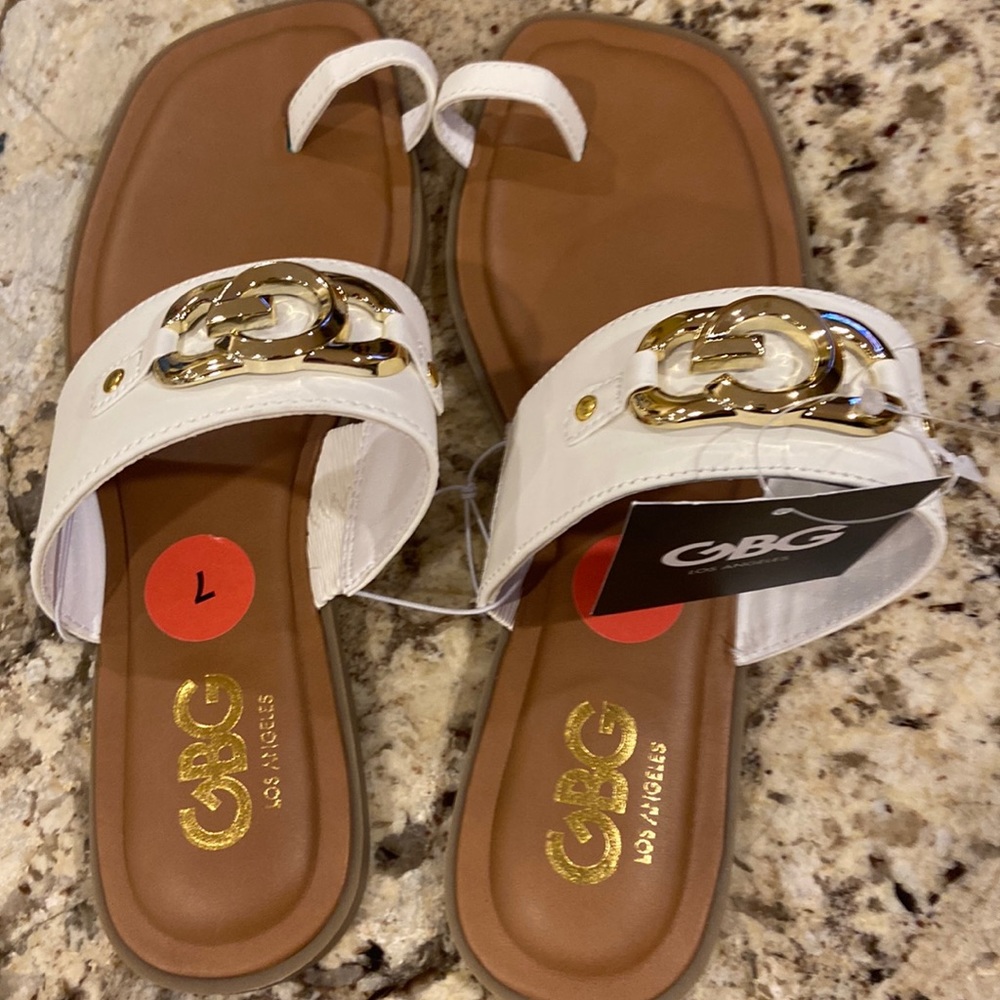 NWT GBG WOMEN’S SANDAL